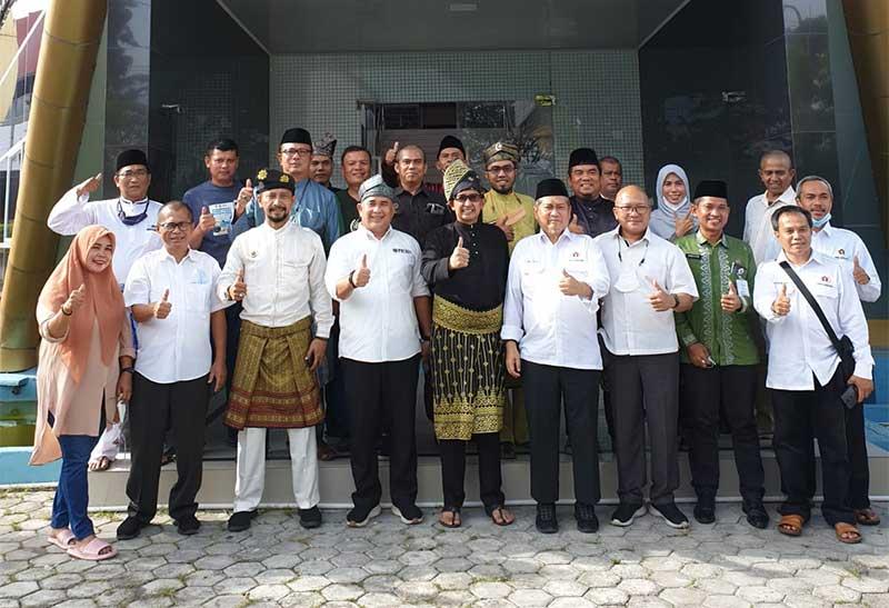 Pengurus LAMR Kota Pekanbaru Silaturahmi ke PWI Riau